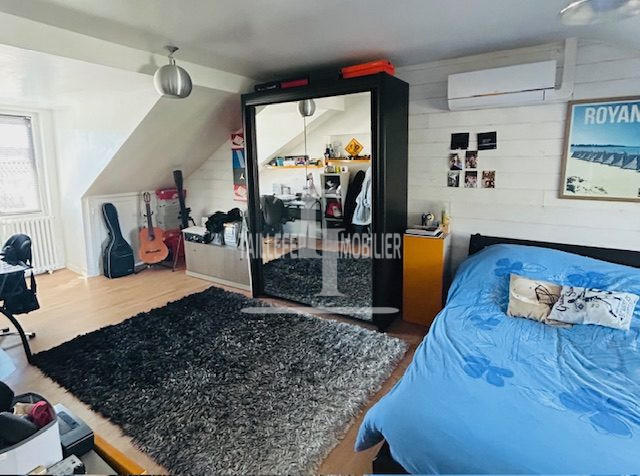 Maison - 208 m² - 7 pièces