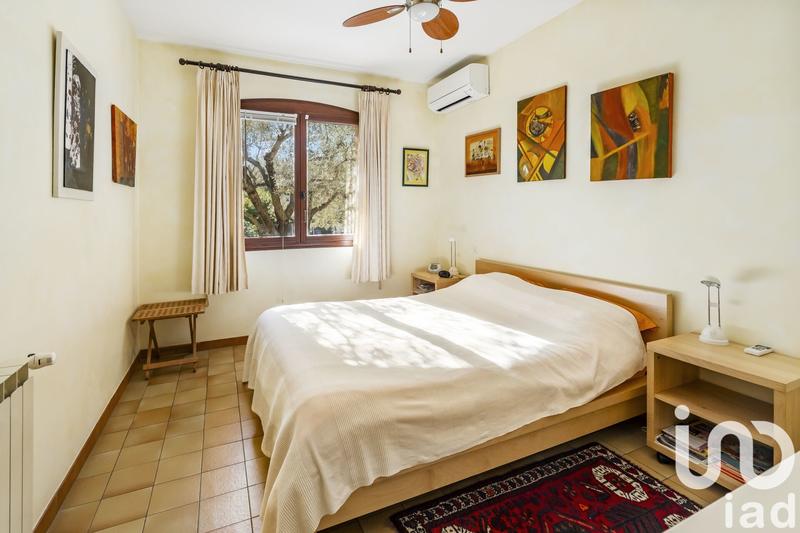 Maison - 270 m² - 10 pièces