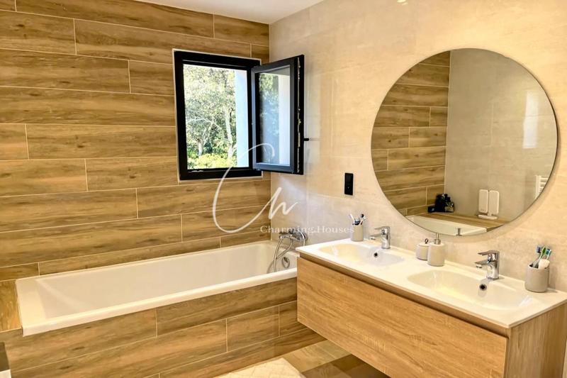 Maison - 187 m² - 6 pièces