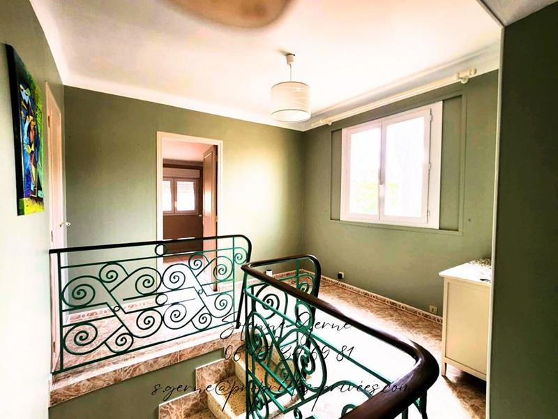 Demeure - 230 m² - 9 pièces