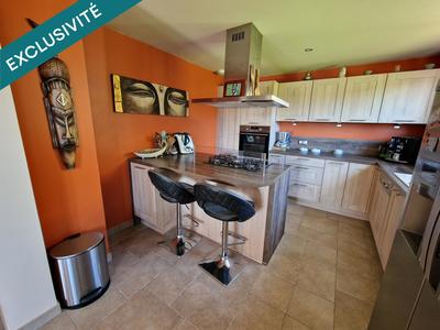 Maison - 210 m² - 10 pièces