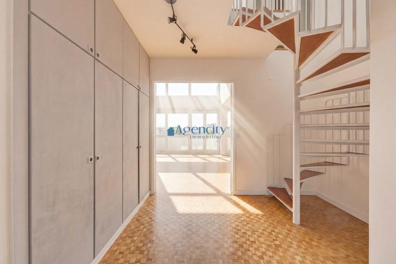 Duplex - 122 m² - 6 pièces