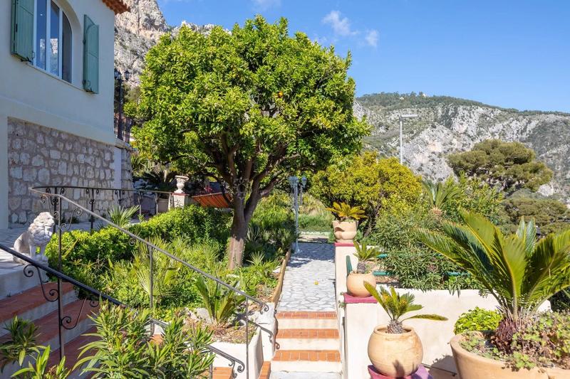 Villa - 230 m² - 6 pièces