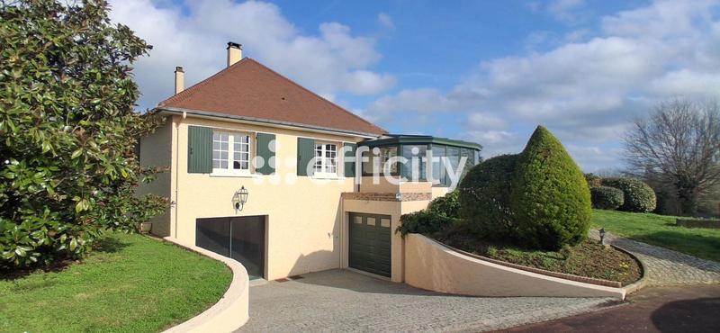 Pavillon - 135 m² - 6 pièces