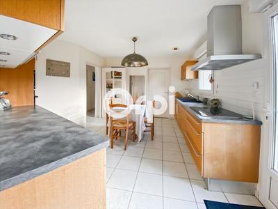 Maison - 140 m² - 5 pièces