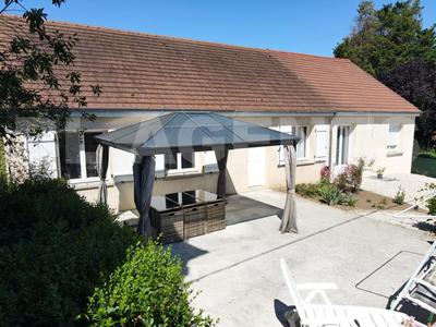 Maison traditionnelle - 117 m² - 7 pièces