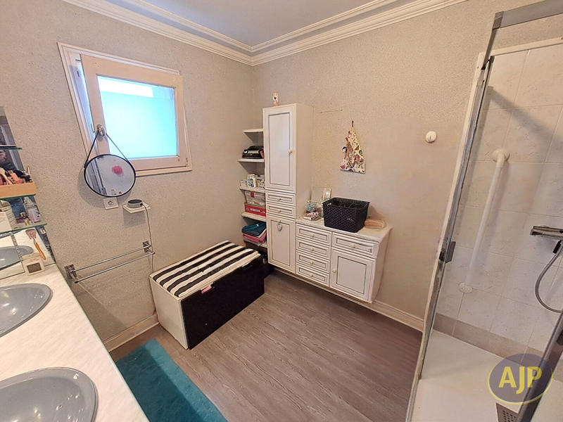 Maison - 166 m² - 6 pièces