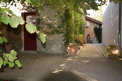 Maison - 300 m² - 9 pièces