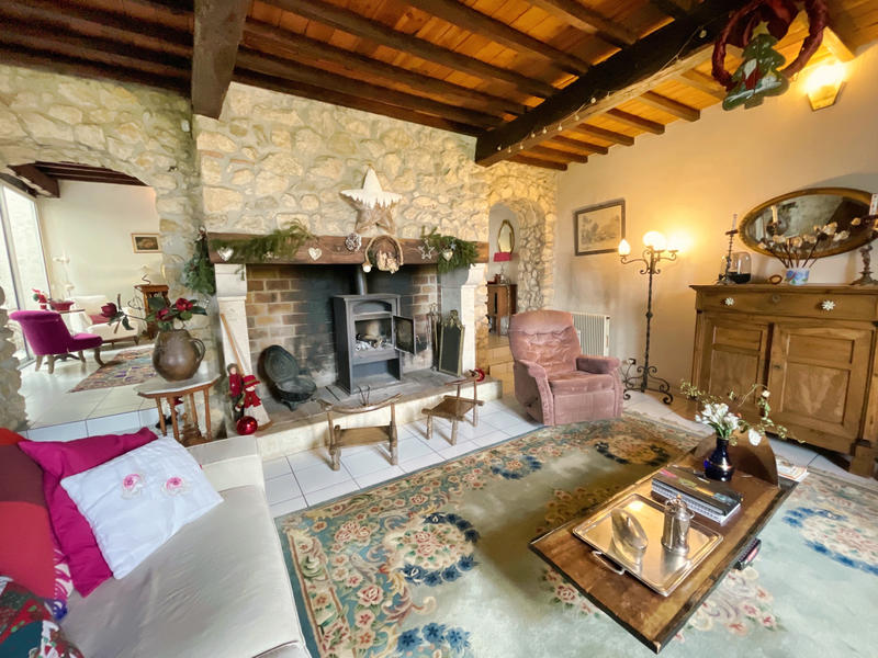 Maison - 260 m² - 9 pièces