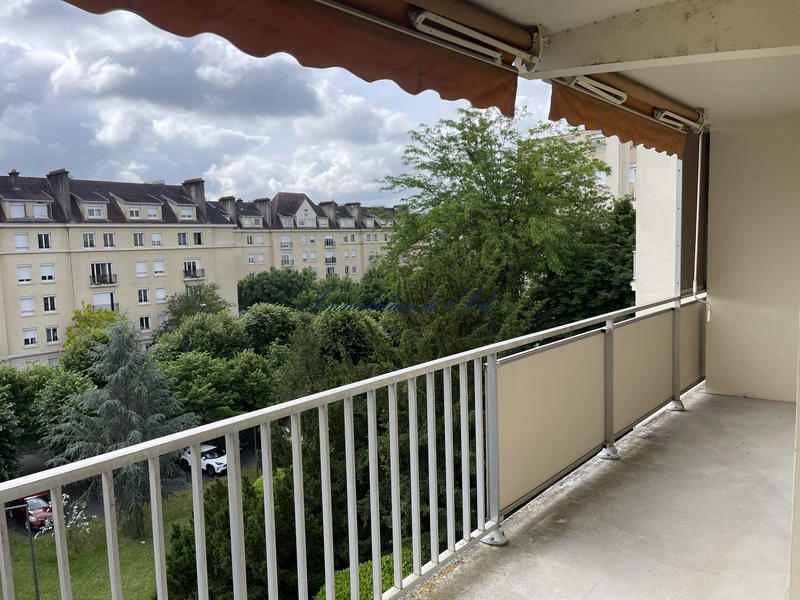 Appartement - 99 m² - 5 pièces