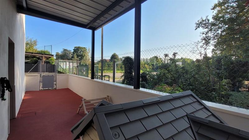 Local commercial - 120 m² - 4 pièces