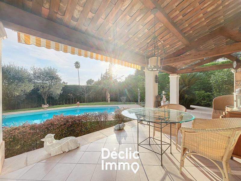 Maison - 200 m² - 5 pièces