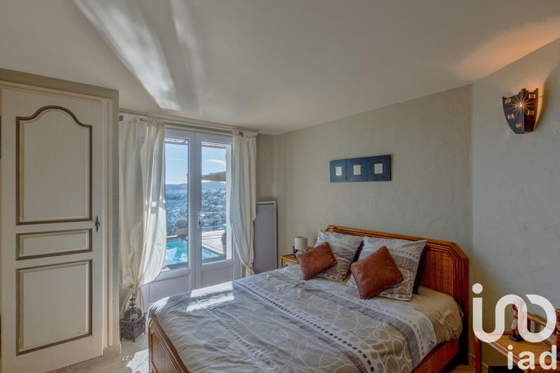 Maison - 170 m² - 5 pièces