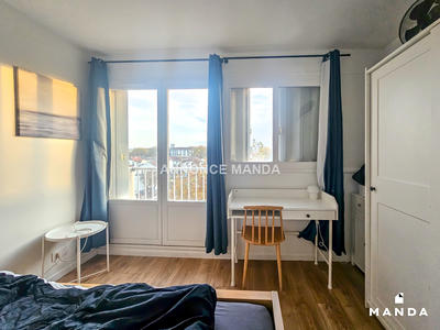 Chambre - 10 m² - 5 pièces