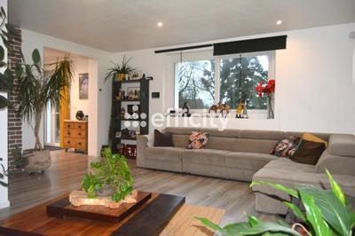 Maison - 210 m² - 8 pièces