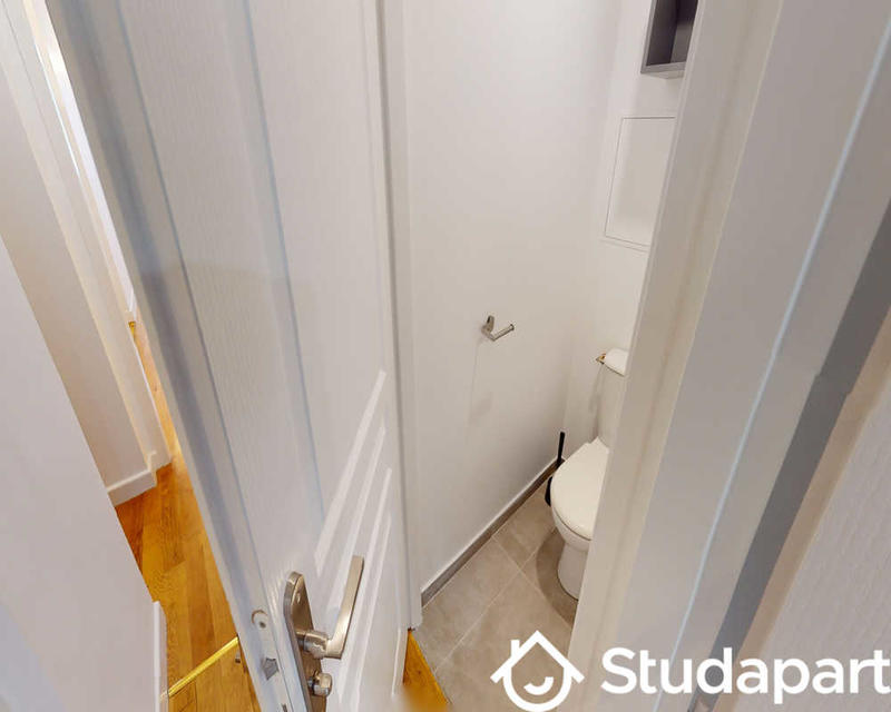 Chambre - 150 m² - 1 pièce