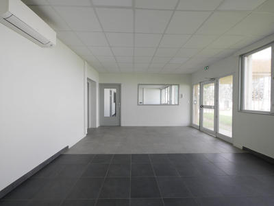 Local d'activités - 246 m² - 3 pièces