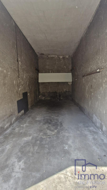 Parking / Garage - 10 m²