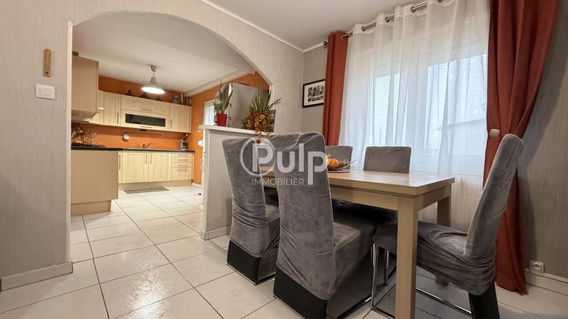 Maison - 90 m² - 5 pièces