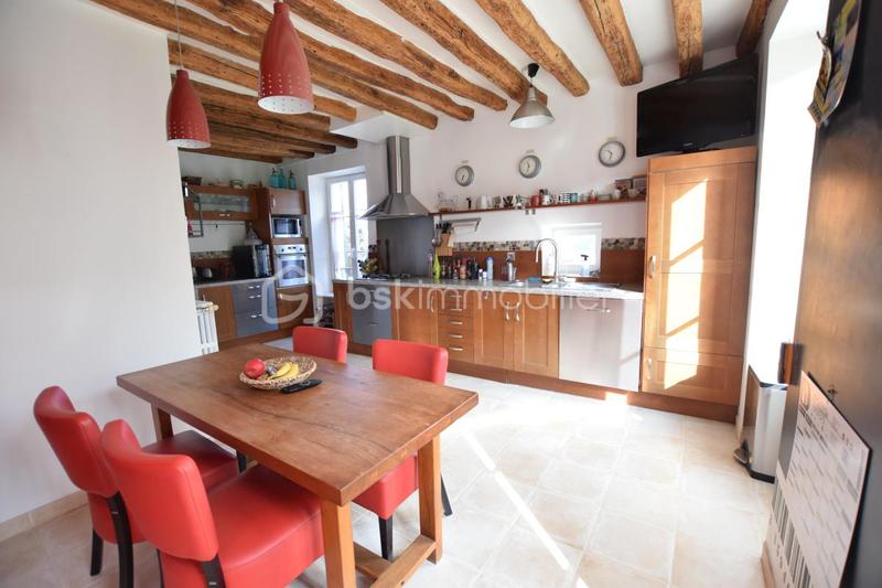 Maison - 210 m² - 7 pièces