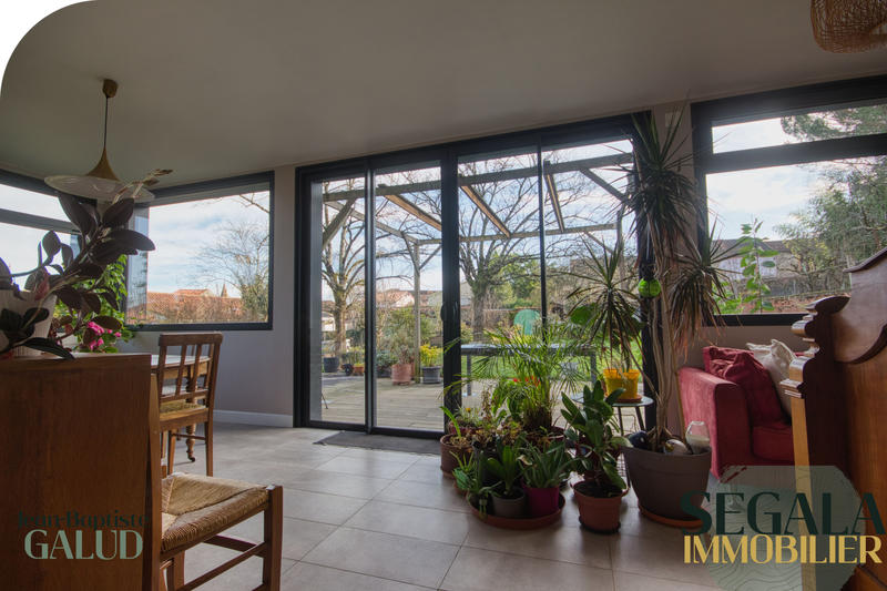 Maison - 210 m² - 6 pièces