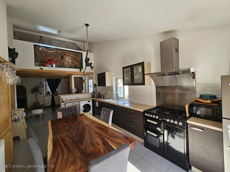 Maison - 157 m² - 9 pièces