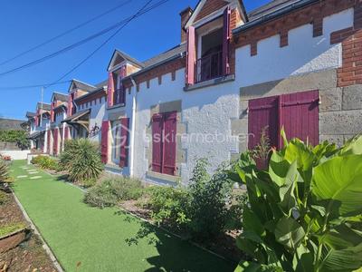 Longère - 252 m² - 8 pièces