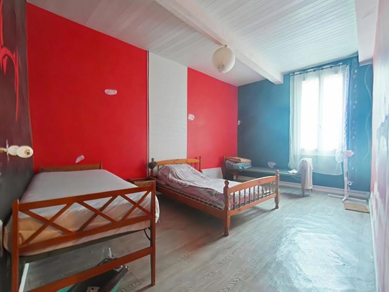 Maison - 220 m² - 9 pièces