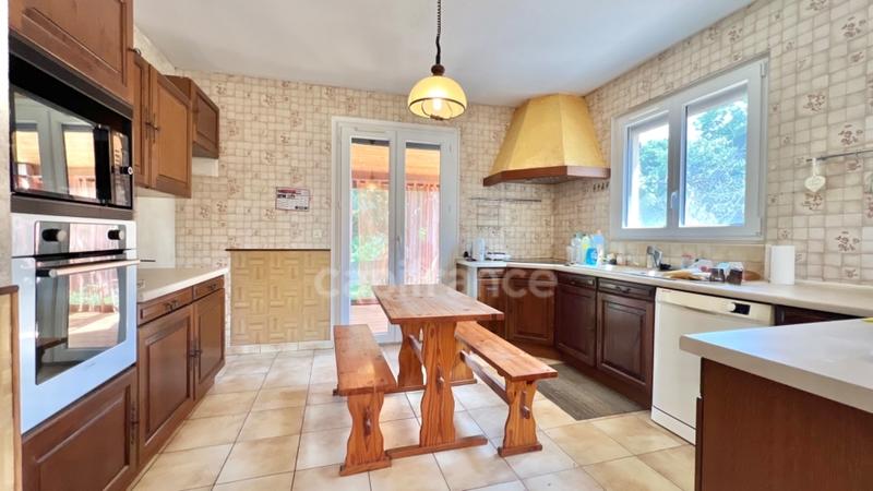 Maison - 172 m² - 8 pièces