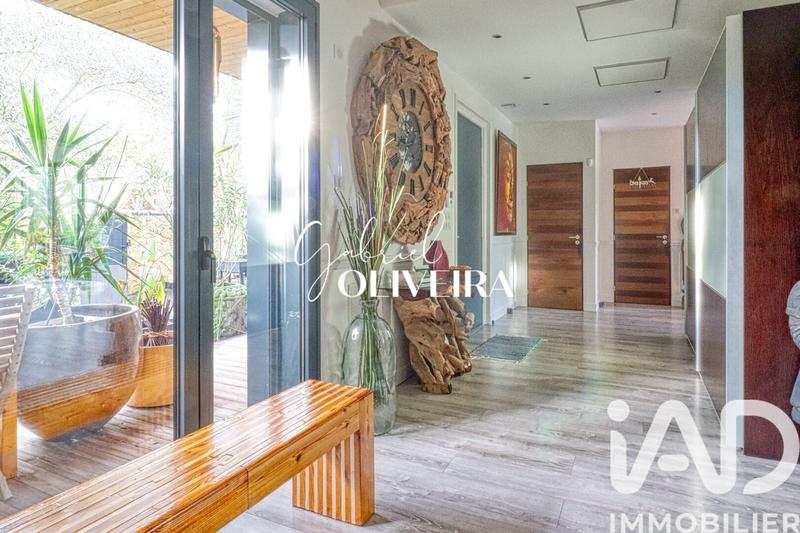 Maison de maîtres - 242 m² - 7 pièces