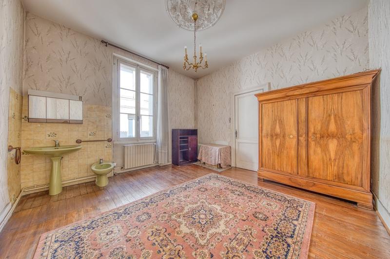 Maison - 201 m² - 7 pièces