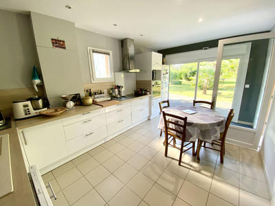 Maison - 232 m² - 7 pièces