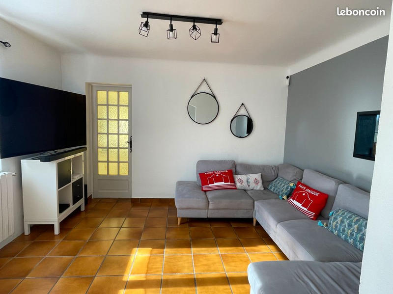 Maison - 230 m² - 7 pièces