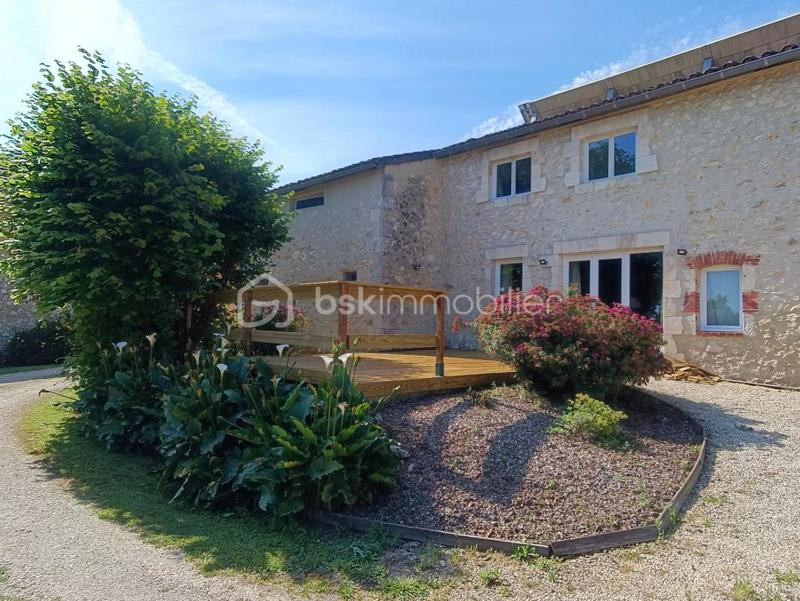 Demeure - 509 m² - 14 pièces