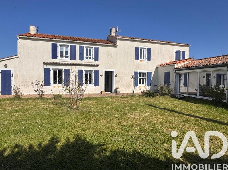 Maison de village - 160 m² - 8 pièces