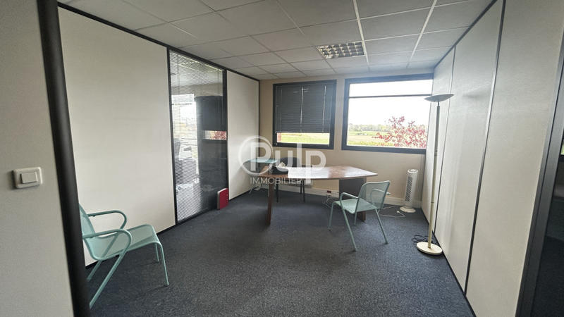 Bureau - 97 m² - 5 pièces