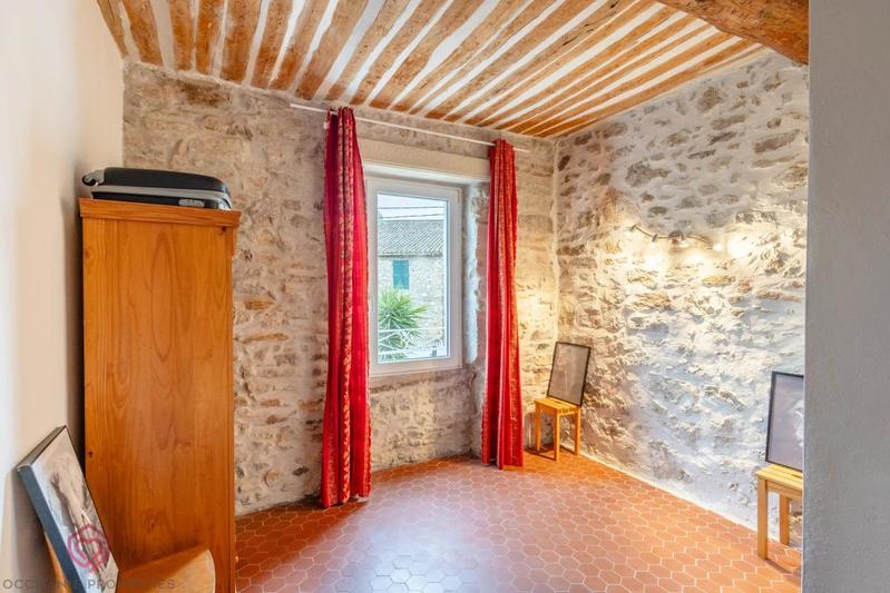 Maison de village - 305 m² - 11 pièces