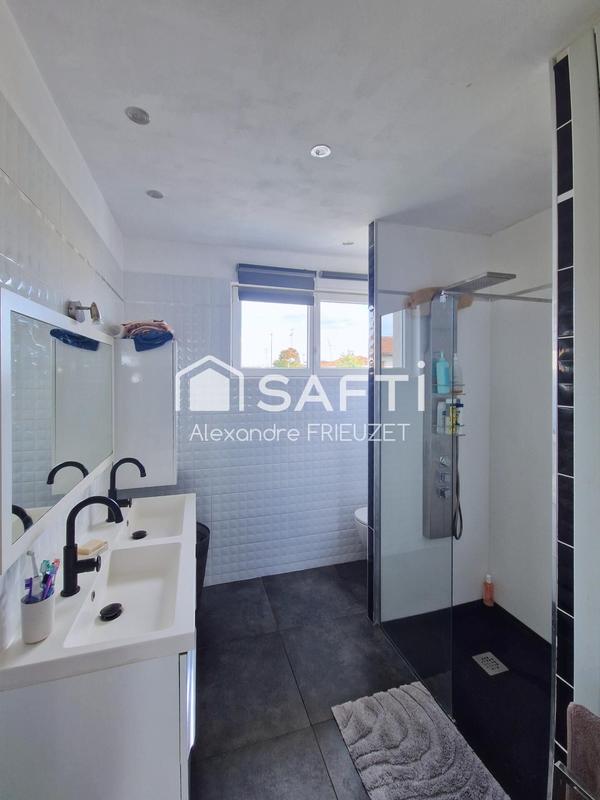 Maison - 85 m² - 5 pièces