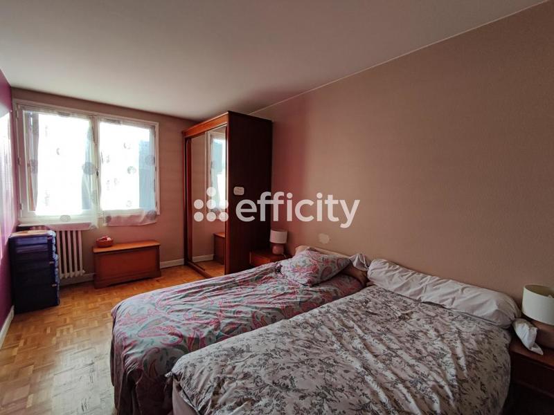 Appartement - 100 m² - 5 pièces