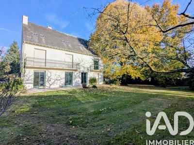 Maison - 200 m² - 9 pièces