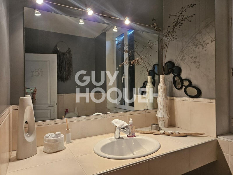 Maison - 280 m² - 6 pièces