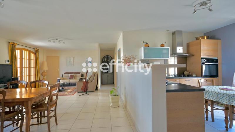 Maison - 181 m² - 7 pièces