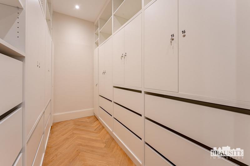 Local d'activités - 15 m² - 5 pièces