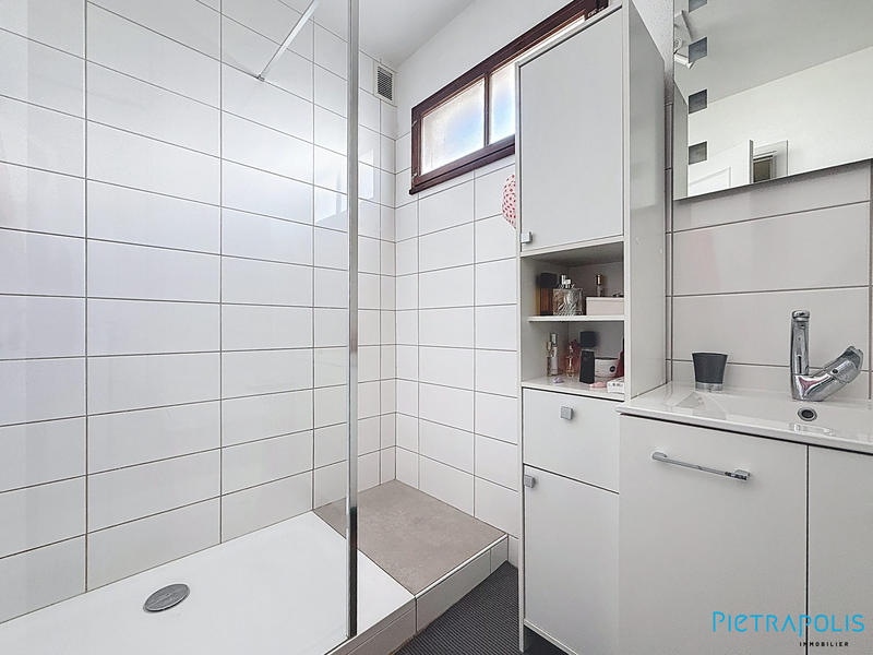 Appartement - 81 m² - 3 pièces