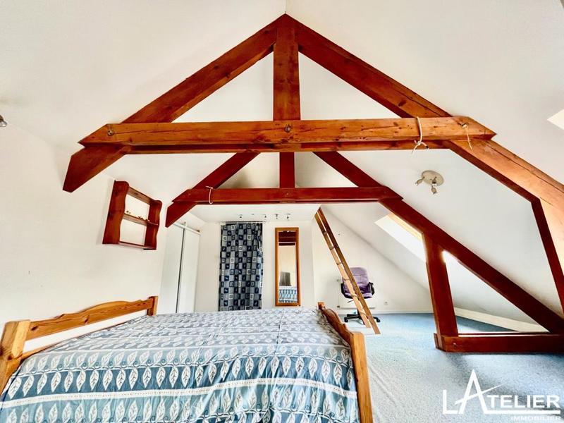 Maison - 210 m² - 10 pièces