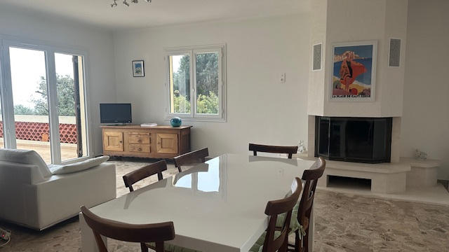 Propriété - 220 m² - 11 pièces