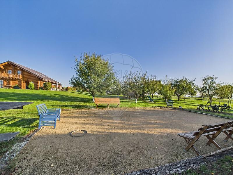 Châlet - 175 m² - 9 pièces