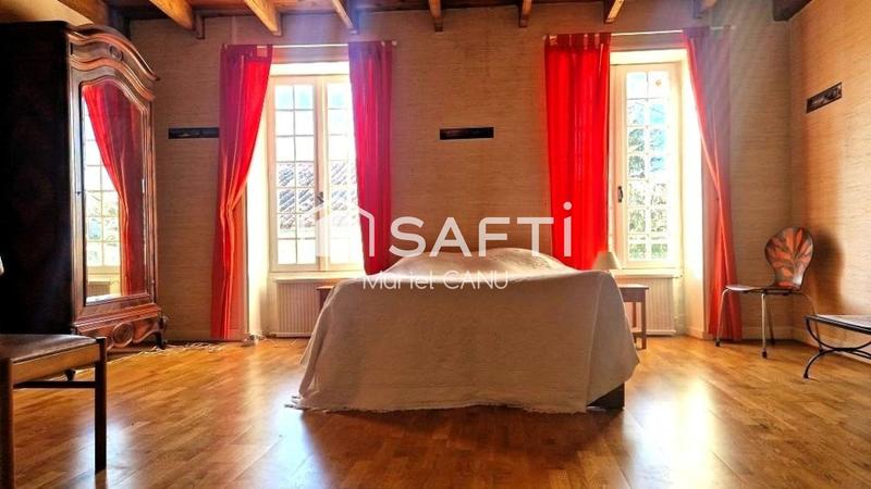 Maison - 312 m² - 7 pièces