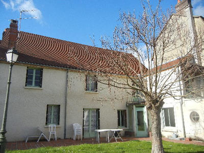 Maison - 290 m² - 9 pièces