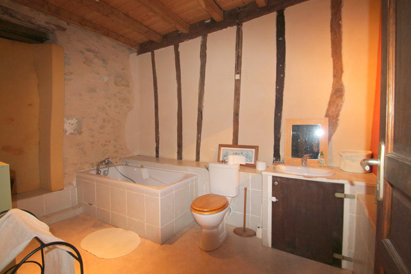 Maison - 334 m² - 7 pièces